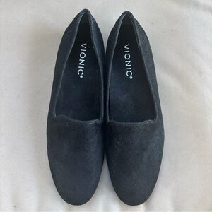 Vionic Elegant Black Slip-On Shoes